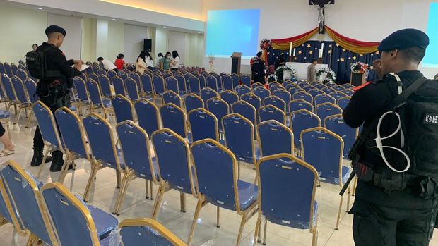 Polres Jakarta Barat amankan perayaan Natal.