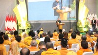 OSO juga bercerita soal perjalanan hidup dirinya yang benar-benar dari bawah.