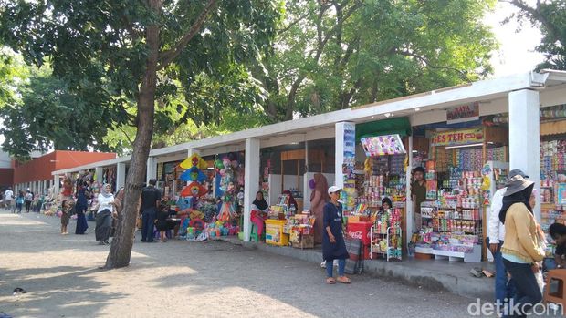 Potret pesisir Kota Surabaya