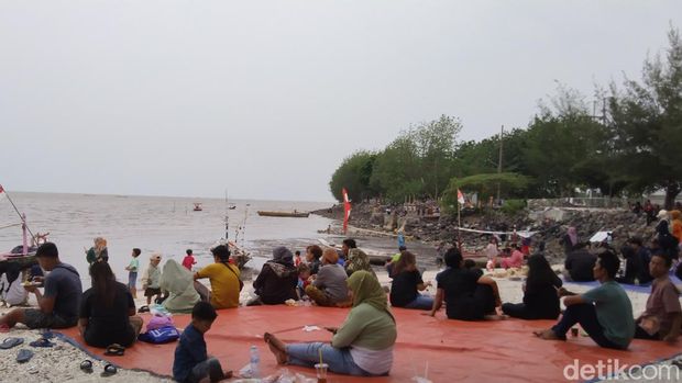 Potret pesisir Kota Surabaya