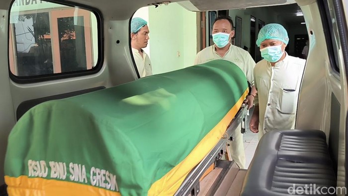 Remaja gresik tewas berkelahi di parit