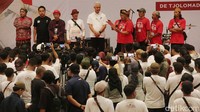 Pada kesempatan itu, Ganjar sempat menerima aspirasi dari JPSN terkait keinginan memajukan perkembangan dunia seni pencak silat lebih luas di dunia bela diri internasional.