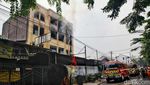 Ruko 3 Lantai di Kebayoran Terbakar, Penyebab Masih Ditelusuri