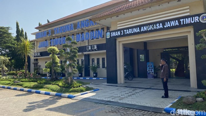 SMAN 3 Taruna Angkasa Jawa Timur di Kota Madiun