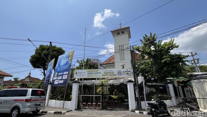 Suasana Gereja Katolik St. Antonius Padua Kotabaru, Jogja, Minggu (24/12/2023).