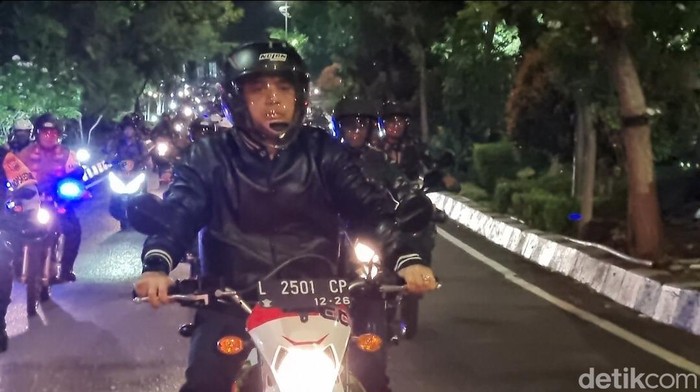 Walkot Eri Cahyadi pimpin patroli gabungan pengamanan Nataru di Kota Pahlawan.