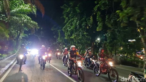 Walkot Eri Cahyadi pimpin patroli gabungan pengamanan Nataru di Kota Pahlawan.