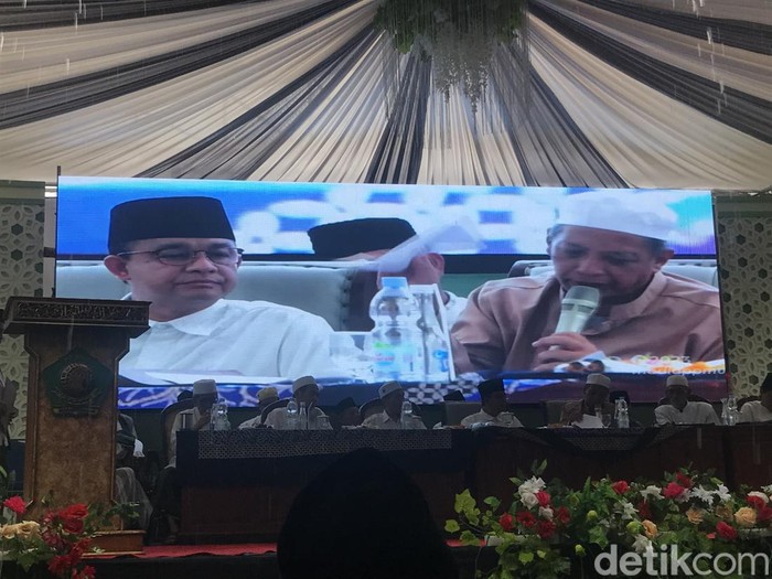 Anies Baswedan menghadiri acara Halaqah Kebangsaan dan Ijma’ Ulama Pantura untuk Perubahan Indonesia di PP MUS, Sarang, Kabupaten Rembang, Senin (25/12/2023).