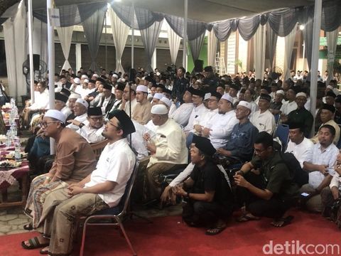 Anies Baswedan menghadiri acara 'Halaqah Kebangsaan dan Ijma' Ulama Pantura untuk Perubahan Indonesia' di PP MUS, Sarang, Kabupaten Rembang, Senin (25/12/2023).
