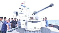 Pada kesempatan ini, terdapat empat kapal yang terlibat meliputi, KN Bintang Laut-401, KN Ular Laut-405, KN Singa Laut-402, serta KN Belut Laut-406. Uji coba dilaksanakan oleh Tenaga Ahli Aselsan, pengawak meriam 4 KN Bakamla RI, dan Surveyor Dislaikmatal Mabesal. Lebih lanjut, keempat kapal tersebut melakukan uji fungsi tembak sasaran dengan jarak 400 meter hingga 1.500 meter.