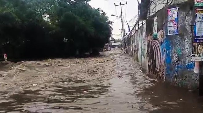 Banjir yang Terjadi di Beberapa Titik di sejumlah titik Kota Cimahi