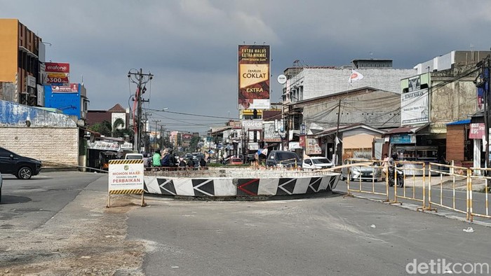 Bundaran di Jalan Karya Wisata, Medan Johor