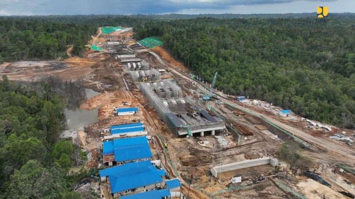 Kementerian PUPR melaporkan progres konstruksi infrastruktur dasar IKN Tahap 1 telah mencapai 62,65%. Ditargetkan pembangunan IKN Tahap 1 rampung tahun 2024.
