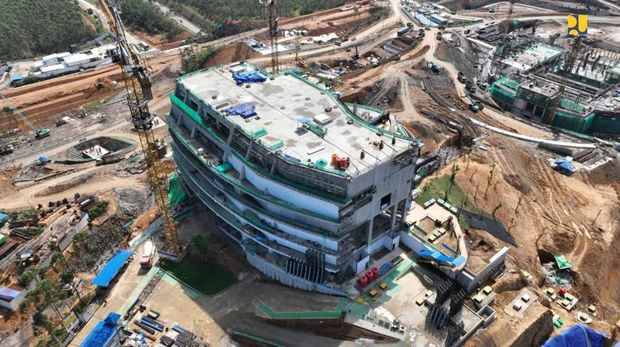 Kementerian PUPR melaporkan progres konstruksi infrastruktur dasar IKN Tahap 1 telah mencapai 62,65%. Ditargetkan pembangunan IKN Tahap 1 rampung tahun 2024.