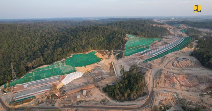 Kementerian PUPR melaporkan progres konstruksi infrastruktur dasar IKN Tahap 1 telah mencapai 62,65%. Ditargetkan pembangunan IKN Tahap 1 rampung tahun 2024.