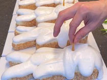 Chef Dihujat Jual Yule Log Boneka Salju Seharga Rp 1.6 Juta