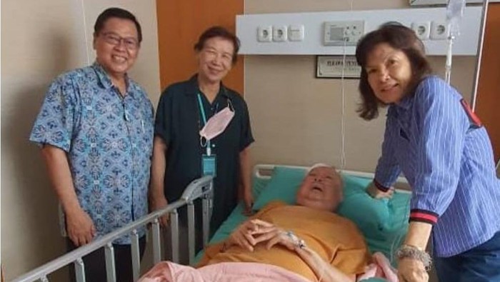 Dokter Lo Siauw dirawat di Rumah Sakit Kasih Ibu, Solo. Foto diunggah Senin (25/12/2023).