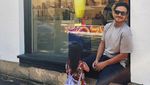 Gaya Keren Hamish Daud Hangout di Bali hingga Makan Bareng Keluarga