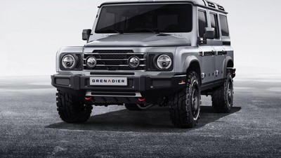 Tampang Mobil Tiruan Land Rover Defender, Merek yang Dimiliki Bos Baru MU