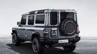 NEOS meluncurkan mobil SUV pertamanya, Grenadier, pada Oktober 2022. Mobil SUV ini hadir dengan tampang klasik yang desainnya terinspirasi dari Land Rover Defender. Foto: Dok. INEOS