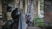 Jalur alternatif untuk sepeda motor itu dapat menghemat waktu tempuh dan menghindari kemacetan di jalan utama menuju kawasan Puncak pada libur Natal dan libur Tahun Baru 2024.