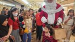 Kemeriahan Natal di Pusat Perbelanjaan