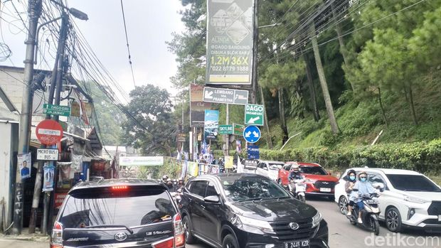 Kepadatan di jalan Dago saat libur Natal 2023