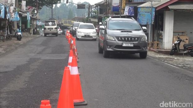Kondisi lalin di Subang Selatan, Senin (25/12/2023) sore.