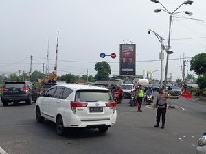 Lalu Lintas Libur Nataru di Simpang Tiga Mengkreng Mulai Meningkat