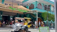 Bangunan Masjid Jogokariyan dari sisi depan. Bangunan ini menghadap ke arah selatan yang berlokasi di di Jalan Jogokaryan No. 36, Mantrijeron, Kota Yogyakarta. (Foto: Rahma Ambar Nabilah/detikcom)