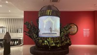 “Jadi, yang selama ini masyarakat luas itu mungkin mulai dari pelajar atau dari berbagai segmen dari yang muda sampai yang tua, pelajar, komunitas dan sebagainya, bahwa anggapan mereka itu Museum Sonobudoyo adalah tempat yang gelap, kotor, kemudian benda-benda kuno yang dipajang di situ, mungkin ada yang menganggap sebagian masyarakat juga seperti kalau orang Jawa bilang angker,” terang titik kepada detikEdu (22/12/2023). Foto: Baladan Hadza Firosya/detikcom