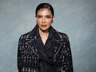5 Potret Najwa Shihab Manglingi dengan Makeup Soft Glam, Mirip Artis Bollywood