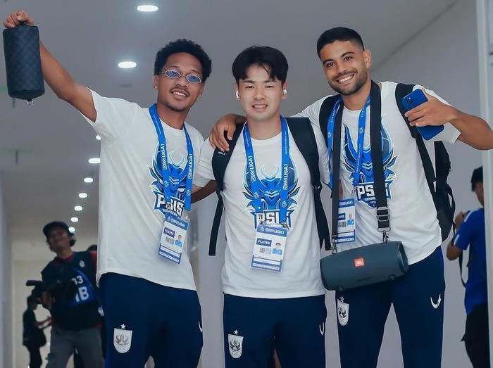 Pemain PSIS berfoto bersama. Diunggah Senin (25/12/2023).