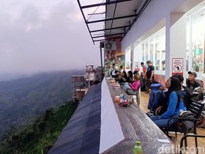 Minimarket Viral dengan Pemandangan Terbaik di Bali, View Gunung Batur