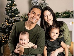 10 Foto Natal Artis Indonesia, Momen Bersama Keluarga Berlatar Pohon Natal