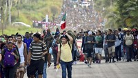 Karavan memulai perjalanan ke utara melalui Meksiko ini dilakukan hanya beberapa hari sebelum Menteri Luar Negeri AS Antony Blinken tiba di Mexico City untuk membahas perjanjian baru guna mengendalikan lonjakan migran yang ingin masuk ke Amerika Serikat.