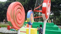 Natal merupakan hari besar keagamaan umat Kristiani yang dirayakan di seluruh dunia.