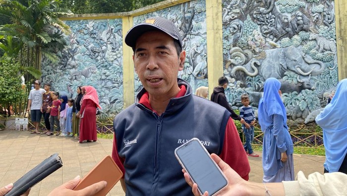 Staf Kehumasan TM Ragunan Wahyudi Bambang