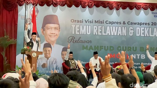 Wakil Ketua TPN Ganjar-Mahfud Tuan Guru Bajang (TGB) Zainul Majdi saat menghadiri acara Relawan Mahfud Guru Bangsa di Hotel Grand Legi Mataram pada Senin (25/12/2023).
Foto: Helmy Akbar / detikBali