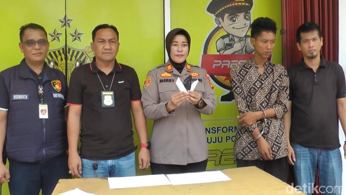 Wakapolsek Ilir Barat I, AKP Merry Agustin saat Rilis Penangkapan Pelaku Pemalakan