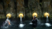 Menurut data pengelola air panas pancuran 13, jumlah pengunjung pada liburan Natal 2023 meningkat dari biasanya 1.000 orang menjadi 4.500 orang.