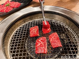 Puas Menikmati Wagyu Karubi di Resto Berkonsep Solo Yakiniku ala Tokyo