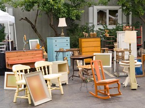 Warga Jakarta Bingung Buang Sofa-Kasur Bekas? Tenang, Ini Solusinya!