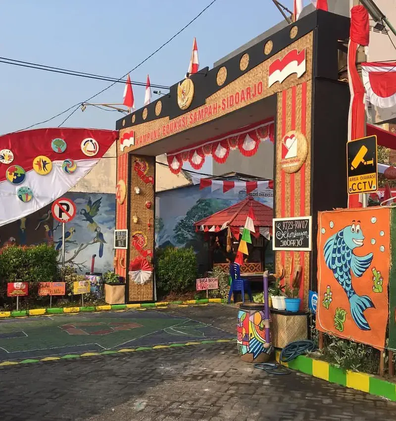 Kampung Edukasi Sampah di Sidoarjo.