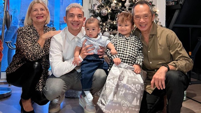 Kapten PSS Kim Jeffry Kurniawan saat merayakan natal bersama keluarganya di Jerman. Foto diunggah Selasa (26/12/2023).