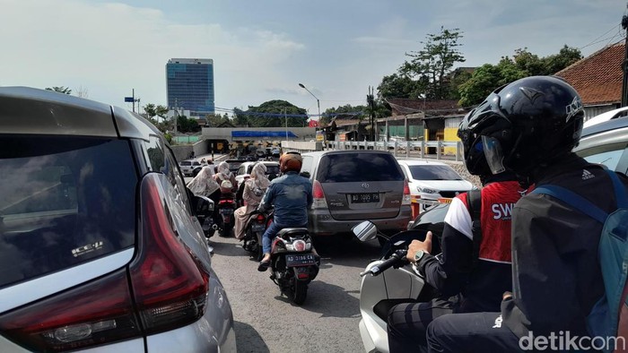 Kondisi lalu lintas di Jalan Ahmad Yani, Selasa (26/12/2023), pukul 16.00 WIB.