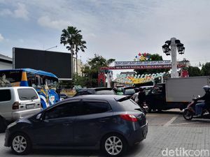 Musim Liburan, Jalan Sekitar Pasar Gede Solo Padat Merayap
