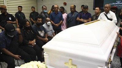 Foto-foto Jenazah Lukas Enembe di Ruang Persemayaman RSPAD