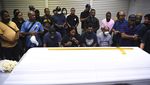 Foto-foto Jenazah Lukas Enembe di Ruang Persemayaman RSPAD