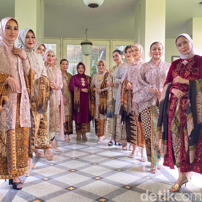 Model kebaya masa kini